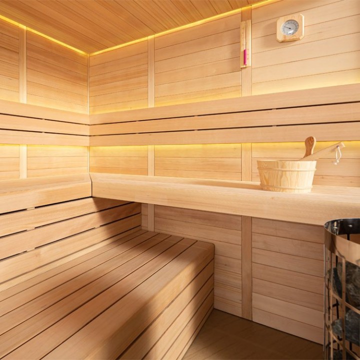 Finská sauna EAGO AWT E1611C hemlock 180×180 9 kW Cilindro
